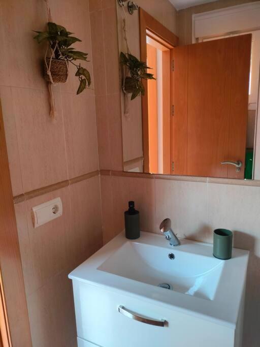 Bajo Con Jardin A Pie De Playa Y Piscina Comunitaria Con Jacuzzi Leilighet Playas de Vera Eksteriør bilde