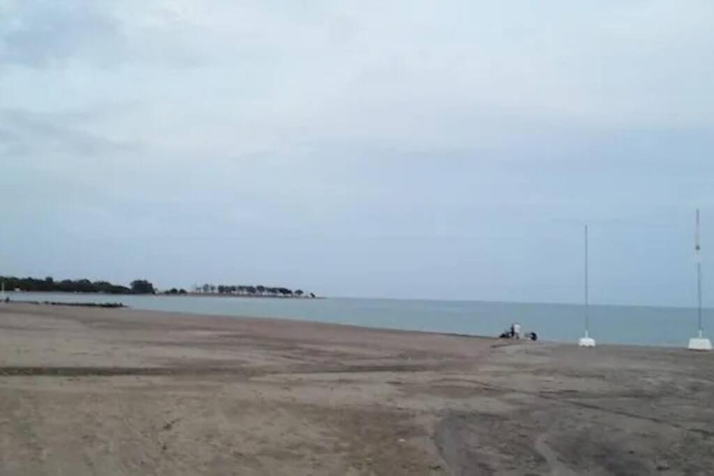 Bajo Con Jardin A Pie De Playa Y Piscina Comunitaria Con Jacuzzi Leilighet Playas de Vera Eksteriør bilde