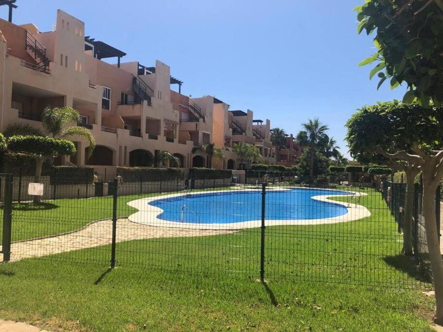 Bajo Con Jardin A Pie De Playa Y Piscina Comunitaria Con Jacuzzi Leilighet Playas de Vera Eksteriør bilde