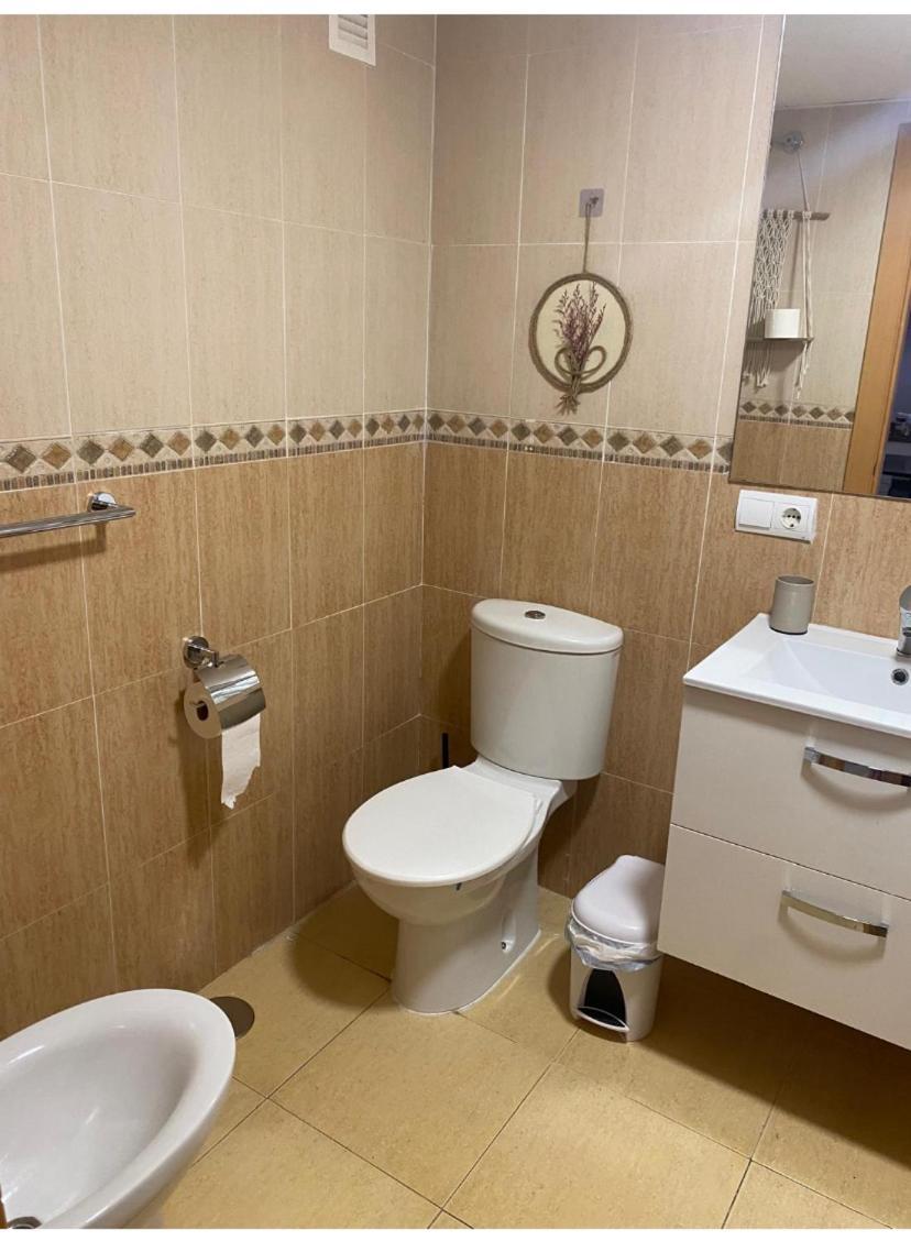 Bajo Con Jardin A Pie De Playa Y Piscina Comunitaria Con Jacuzzi Leilighet Playas de Vera Eksteriør bilde