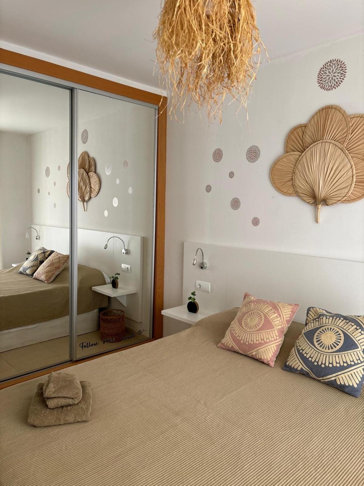 Bajo Con Jardin A Pie De Playa Y Piscina Comunitaria Con Jacuzzi Leilighet Playas de Vera Eksteriør bilde